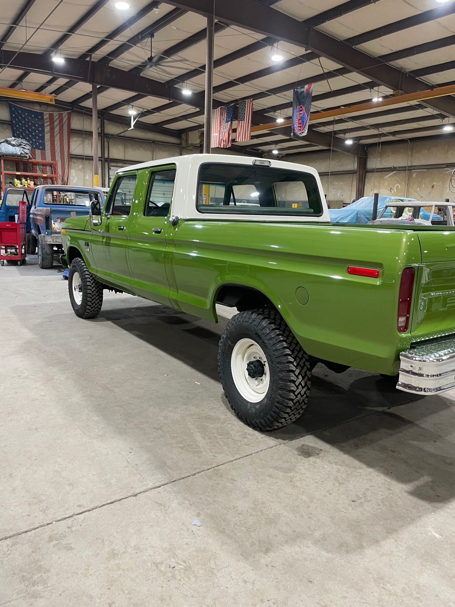 1974 Ford F - 250 Crew Cab Short Bed 4X4 highboy , Fuel Injected 460, AC, Auto - Classic Crew Cabs