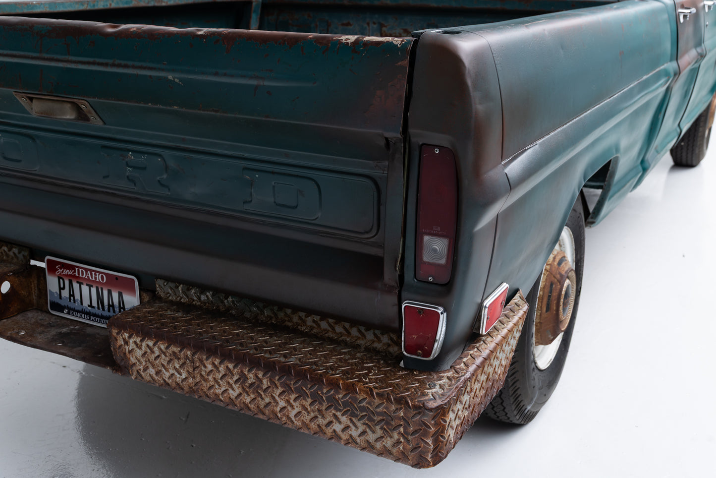 1969 Ford F-250 Crew Cab Short Bed 2x4