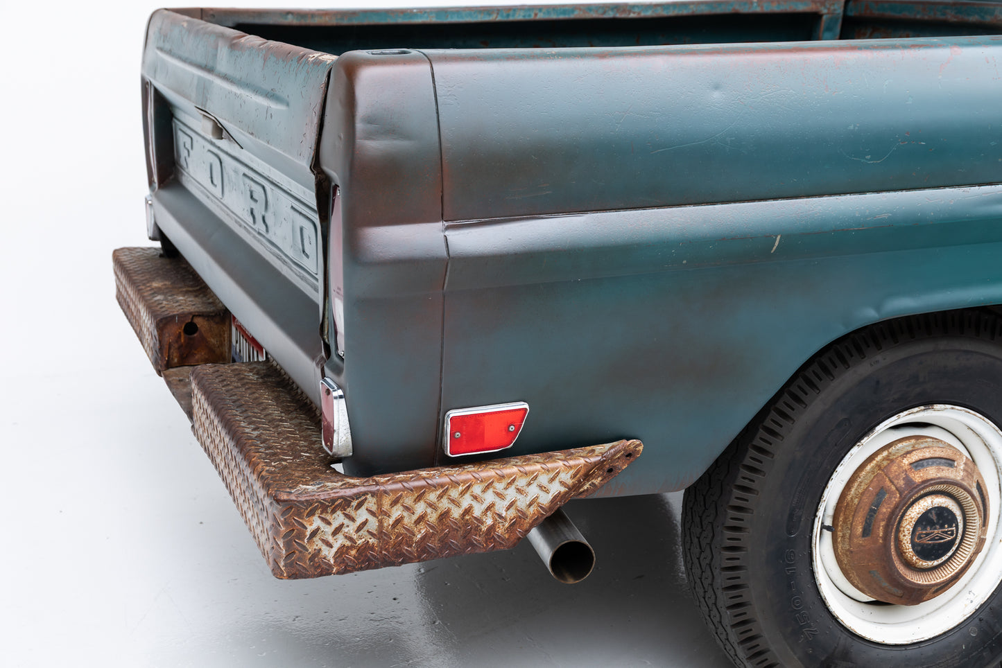 1969 Ford F-250 Crew Cab Short Bed 2x4