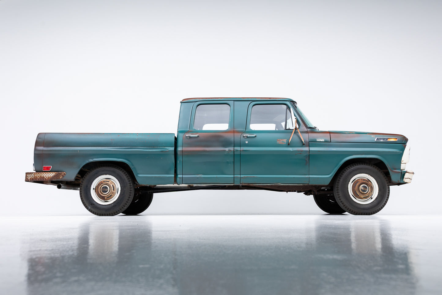 1969 Ford F-250 Crew Cab Short Bed 2x4