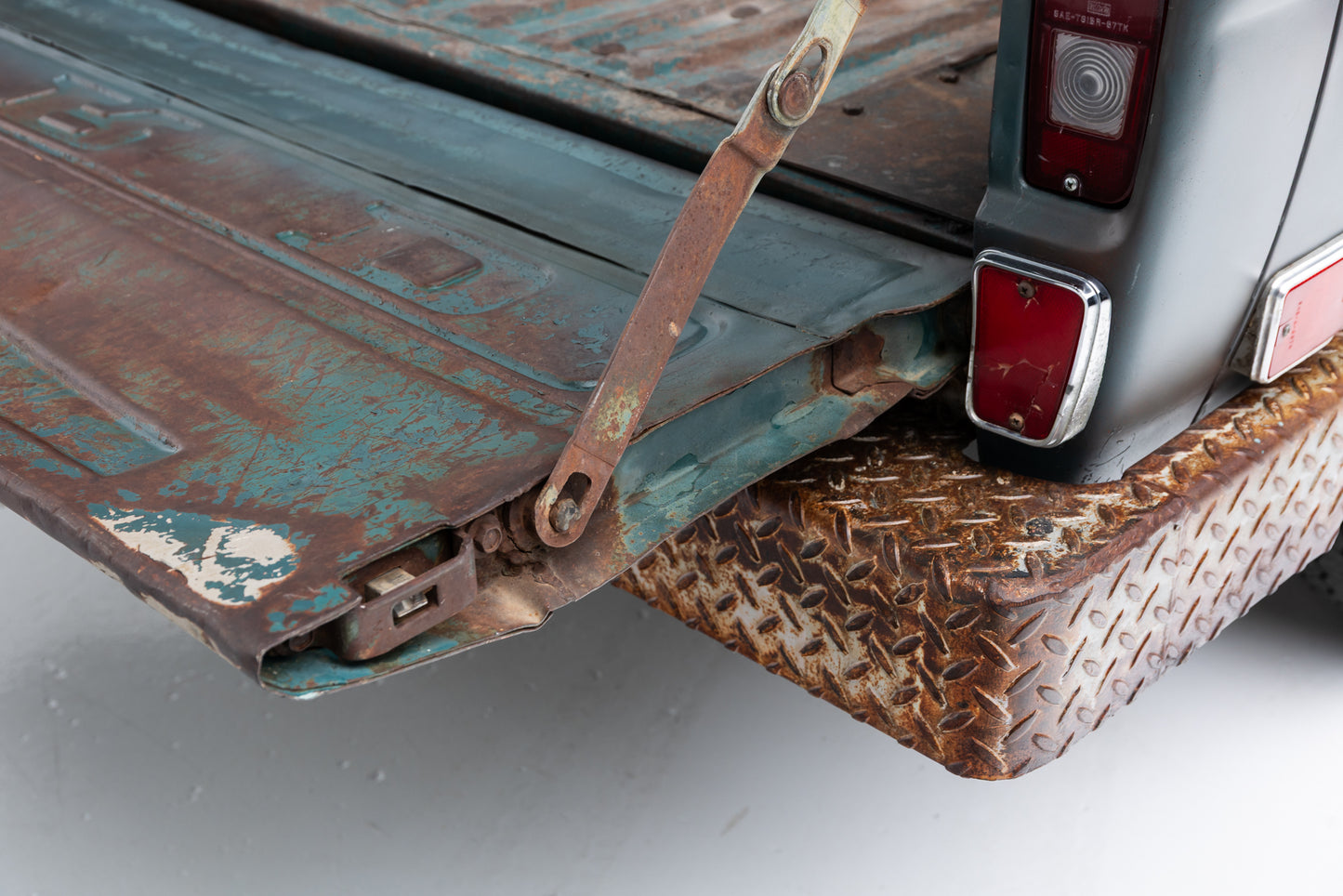 1969 Ford F-250 Crew Cab Short Bed 2x4