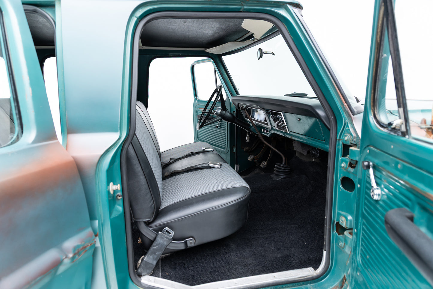 1969 Ford F-250 Crew Cab Short Bed 2x4