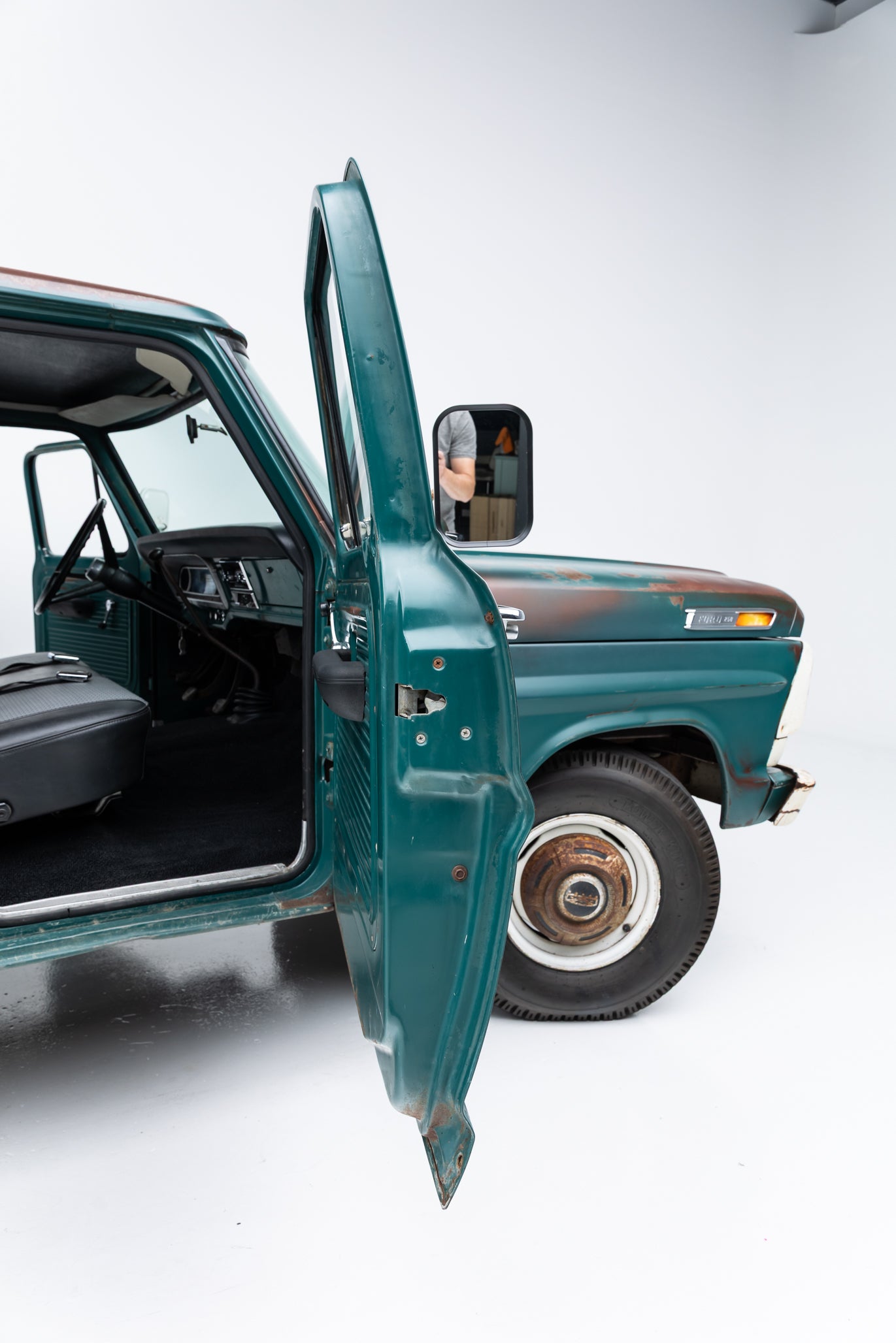 1969 Ford F-250 Crew Cab Short Bed 2x4