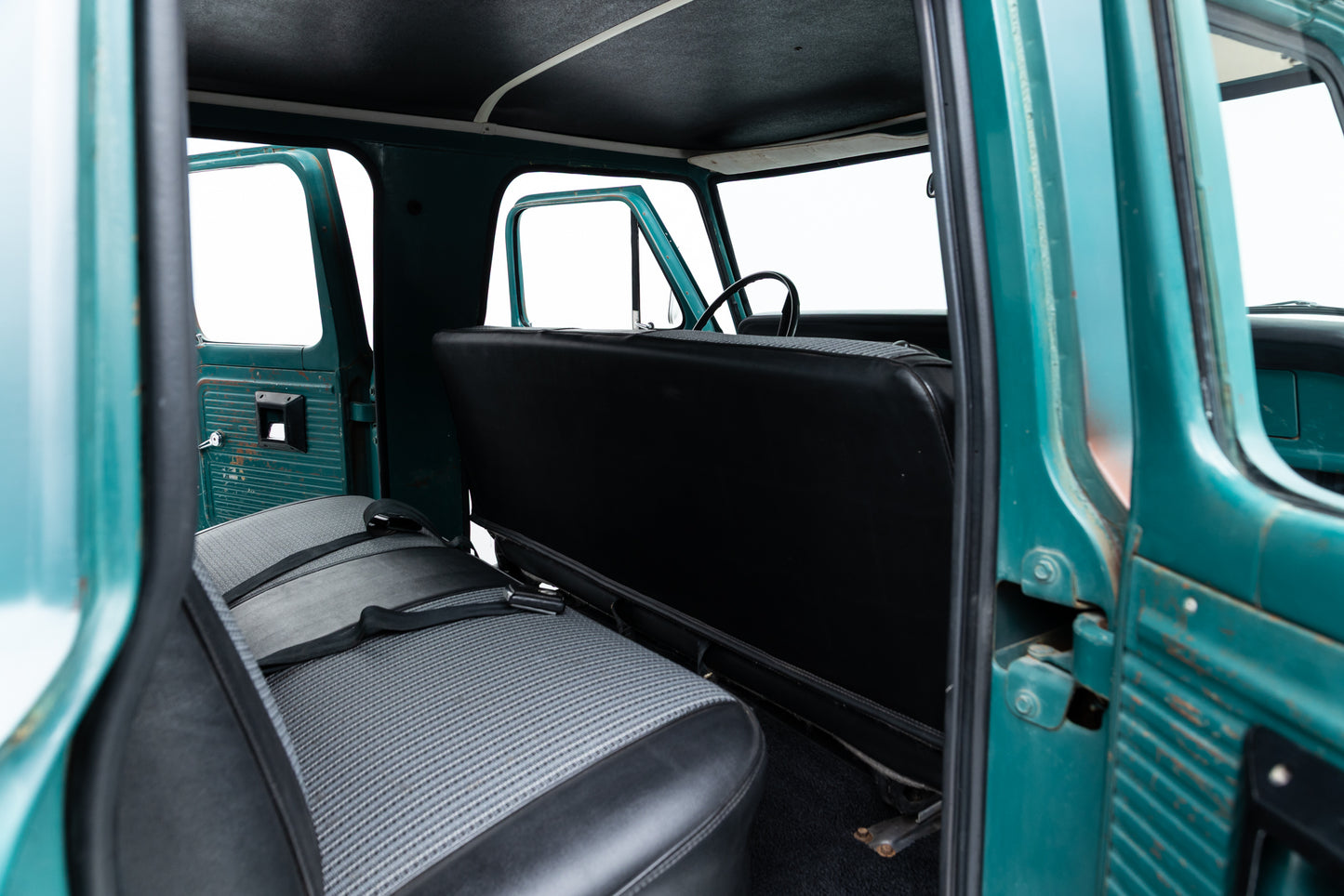 1969 Ford F-250 Crew Cab Short Bed 2x4