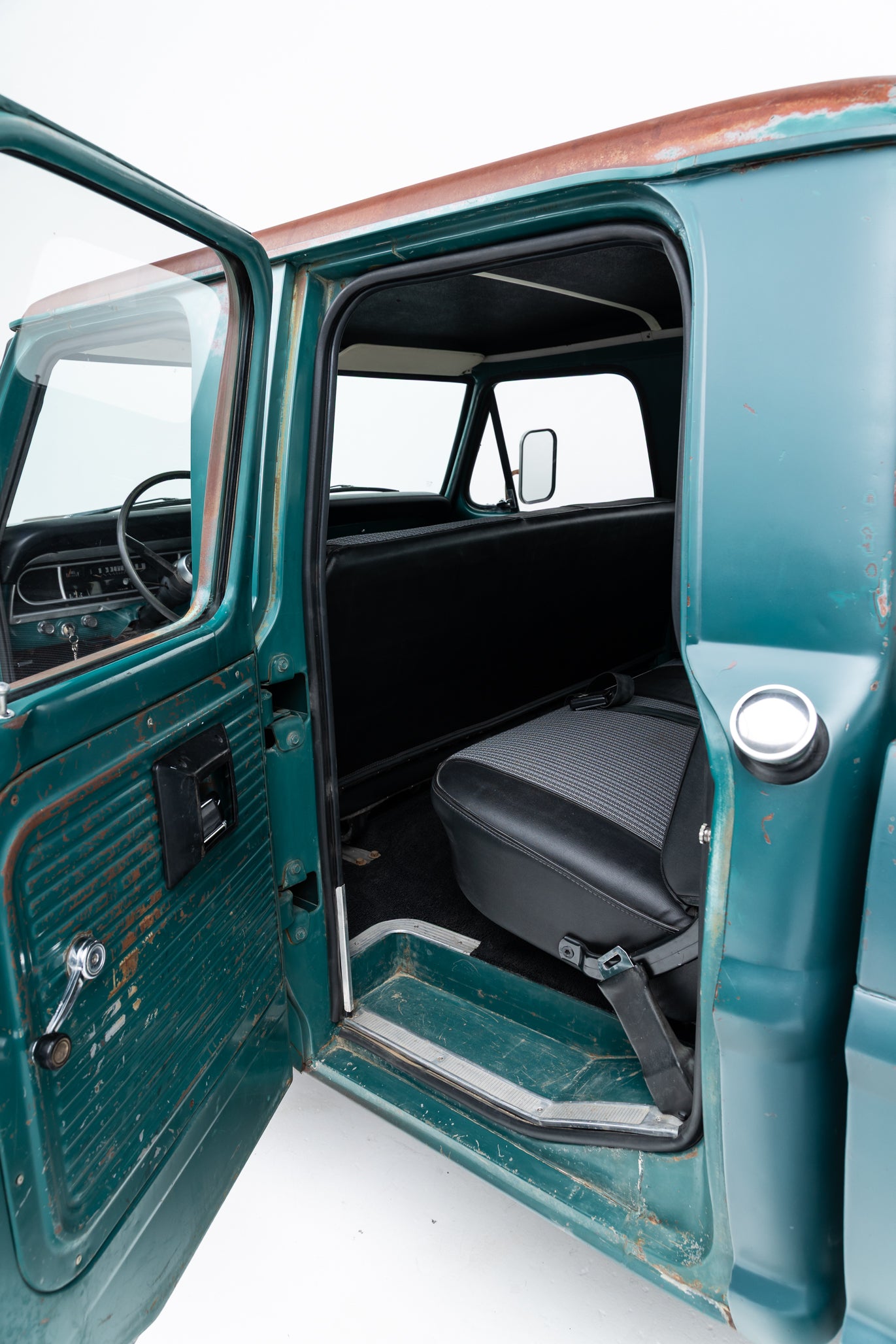 1969 Ford F-250 Crew Cab Short Bed 2x4