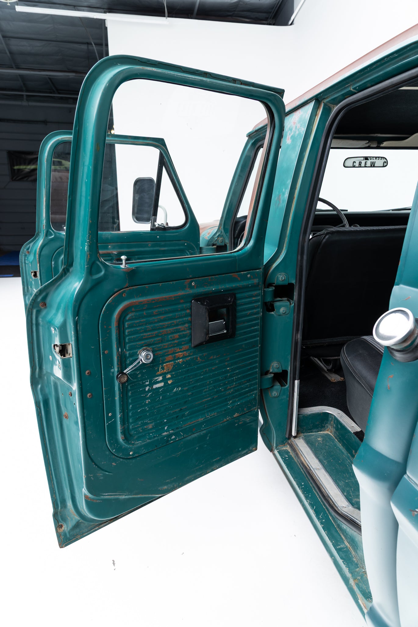 1969 Ford F-250 Crew Cab Short Bed 2x4