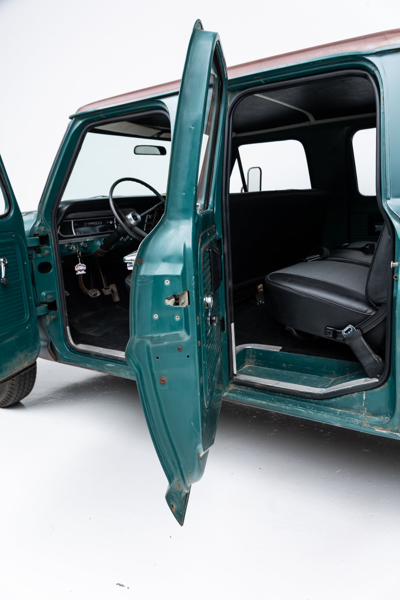 1969 Ford F-250 Crew Cab Short Bed 2x4