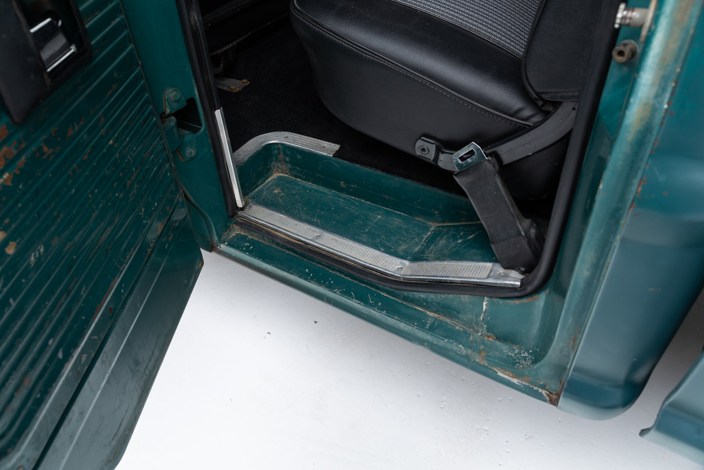 1969 Ford F-250 Crew Cab Short Bed 2x4