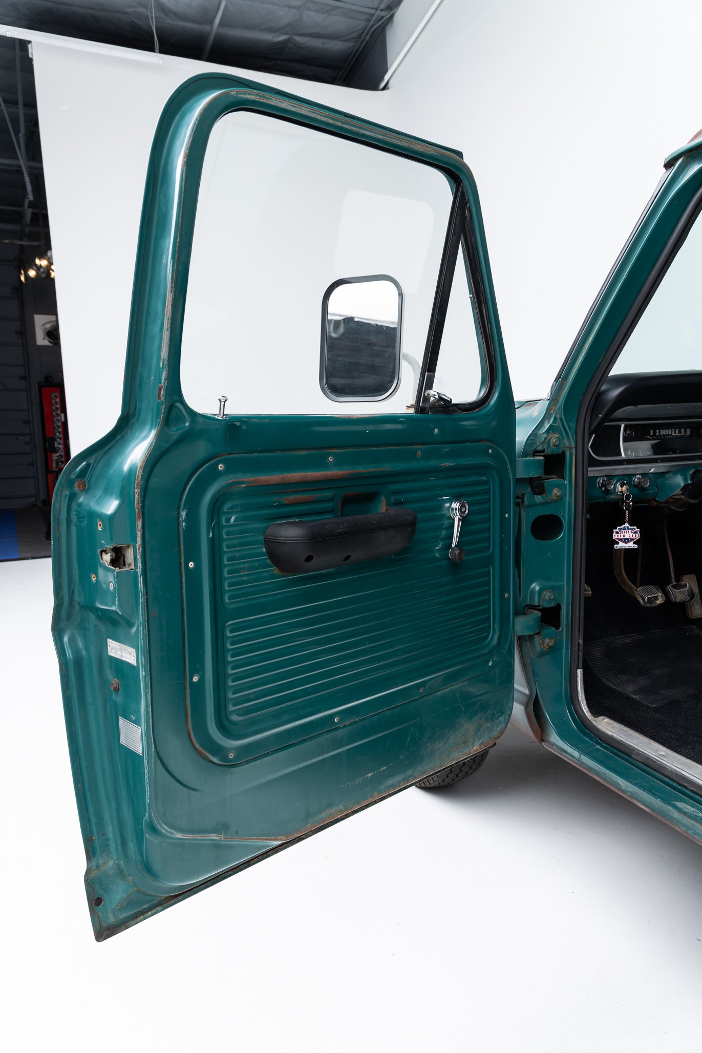 1969 Ford F-250 Crew Cab Short Bed 2x4