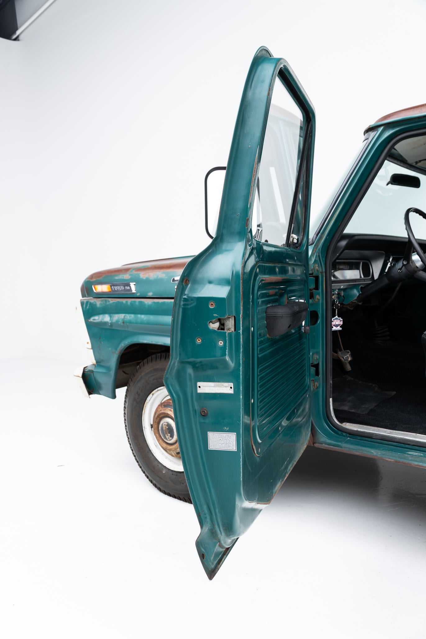 1969 Ford F-250 Crew Cab Short Bed 2x4