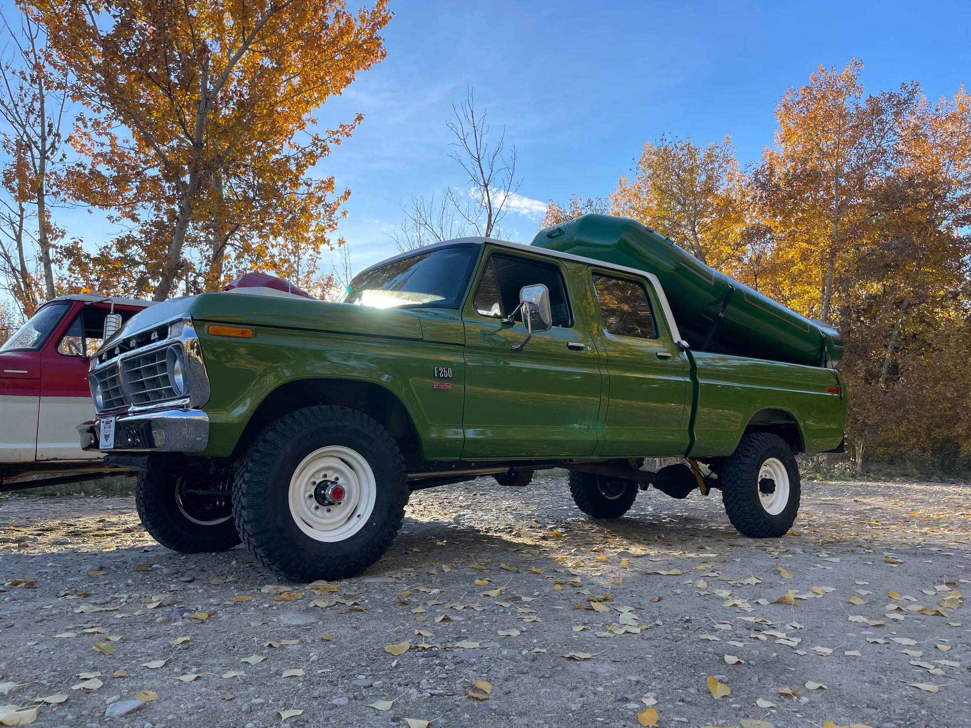 1974 Ford F - 250 Crew Cab Short Bed 4X4 highboy , Fuel Injected 460, AC, Auto - Classic Crew Cabs
